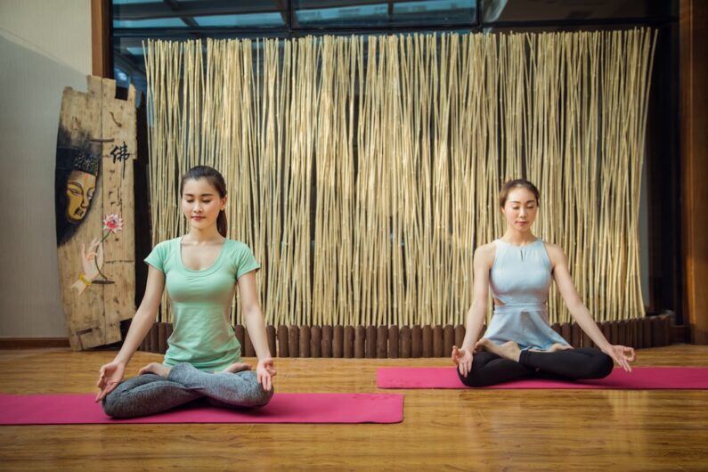 Valg af den Perfekte Yogamåtte til Din Træning