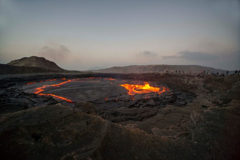 Opdagelsen af Geyser: Naturens Fascinerende Fænomen